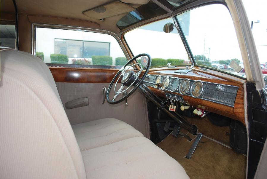  Packard Twelve Collapsible Touring Cabriolet 1939 года  (фото 6 из 9)